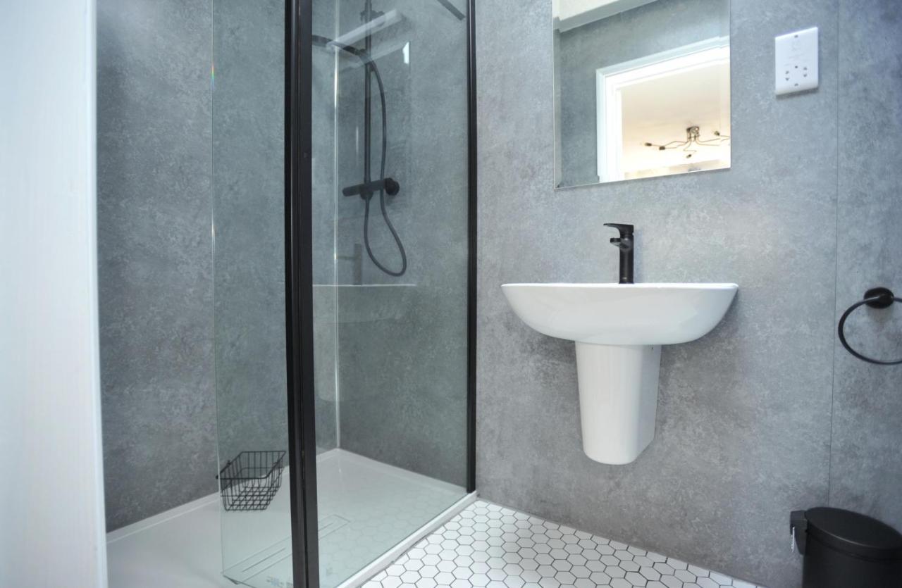 Beechurst Serviced Apartments 切尔滕纳姆 外观 照片